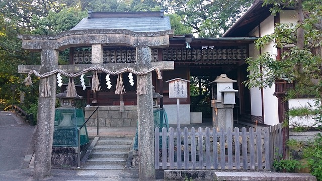 厳島神社の唐破風鳥居
